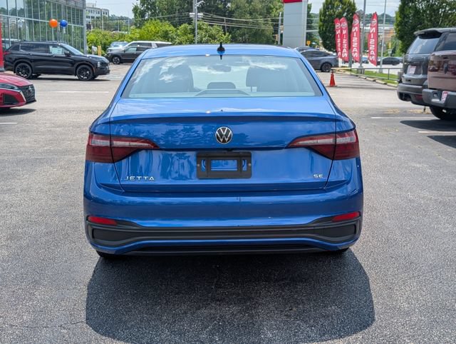 Used 2024 Volkswagen Jetta SE FWD image 4