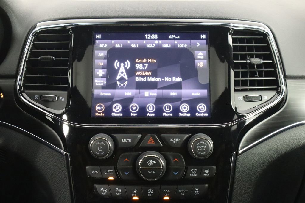 Used 2020 Jeep Grand Cherokee Limited w/ Trailer Tow Group IV image 29