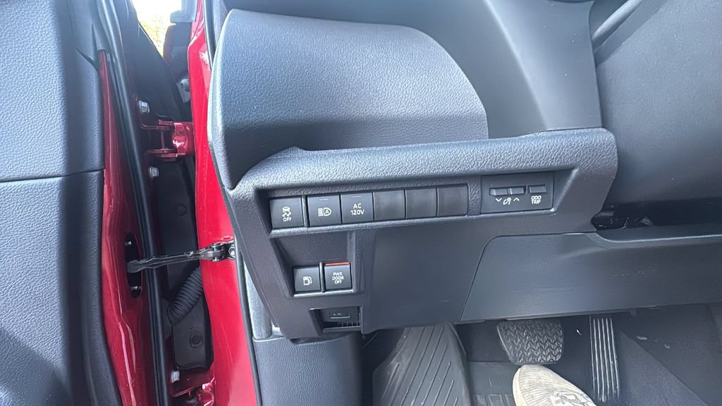 Used 2024 Toyota Sienna XSE w/ XSE Premium Package FWD image 15