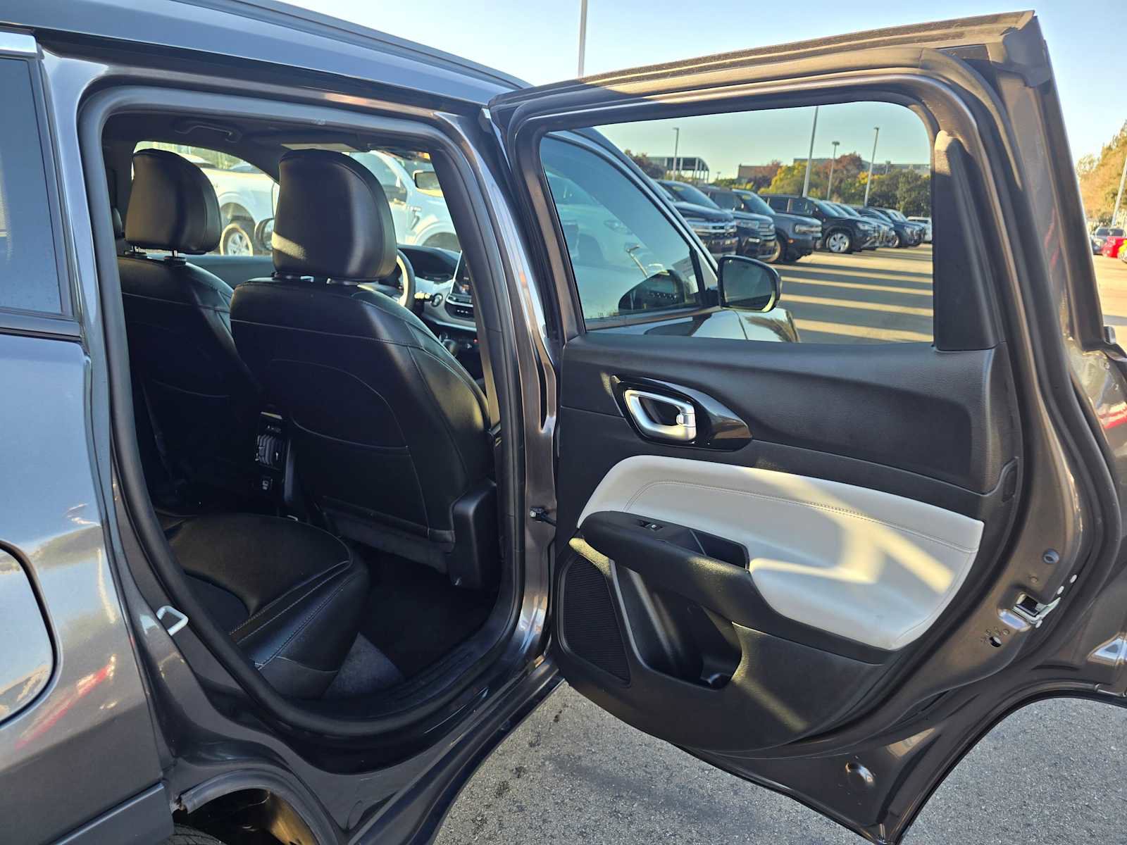 Used 2023 Jeep Compass Limited image 14