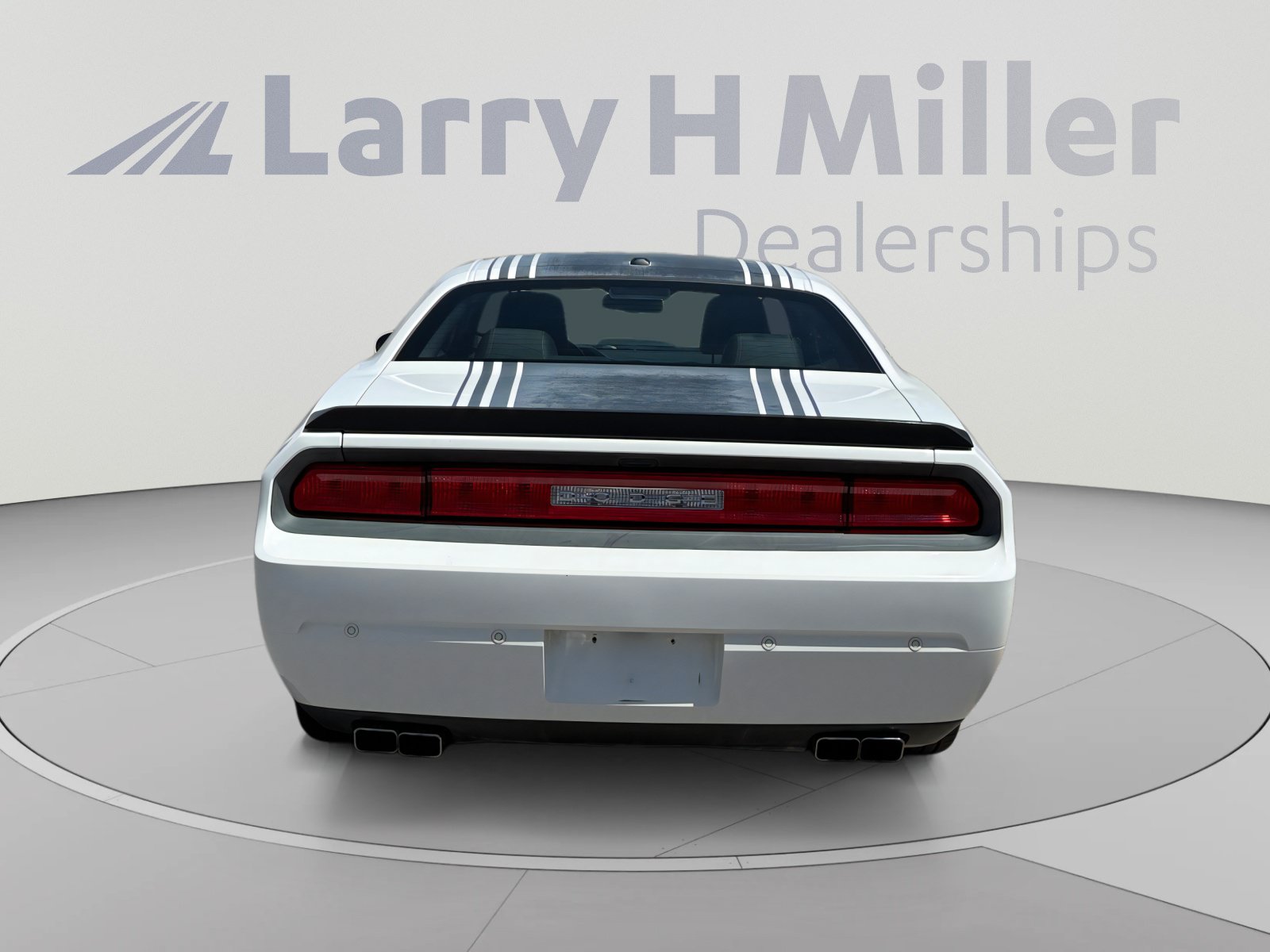 Used 2014 Dodge Challenger R/T RWD image 4