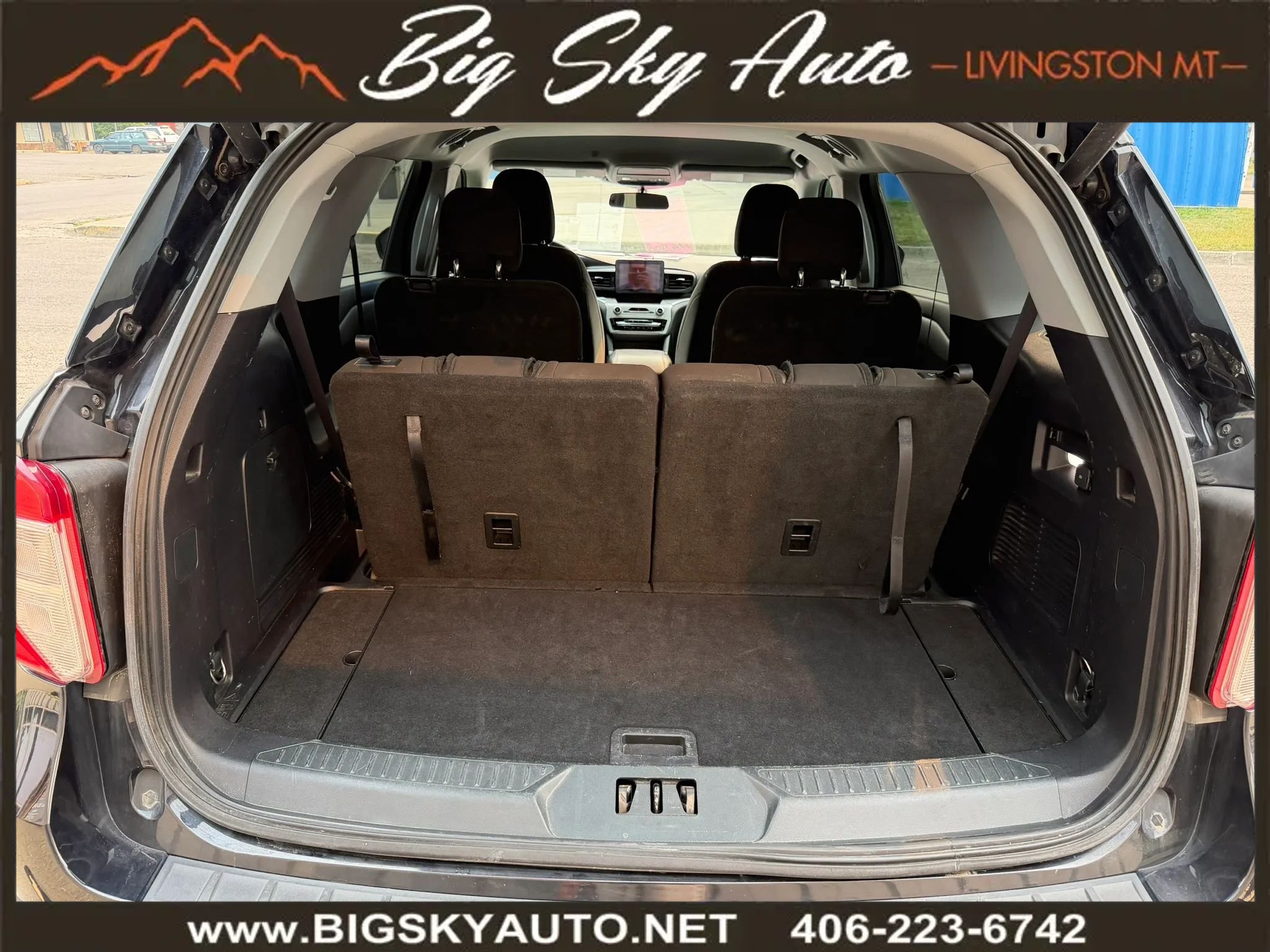Used 2021 Ford Explorer XLT w/ Class III Trailer Tow Package AWD/4WD image 23