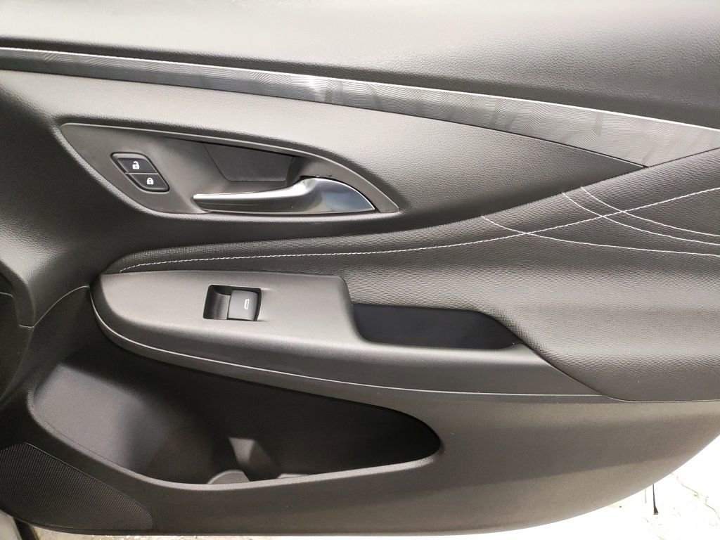 New 2026 Buick Envista Sport Touring w/ Studio Series image 10