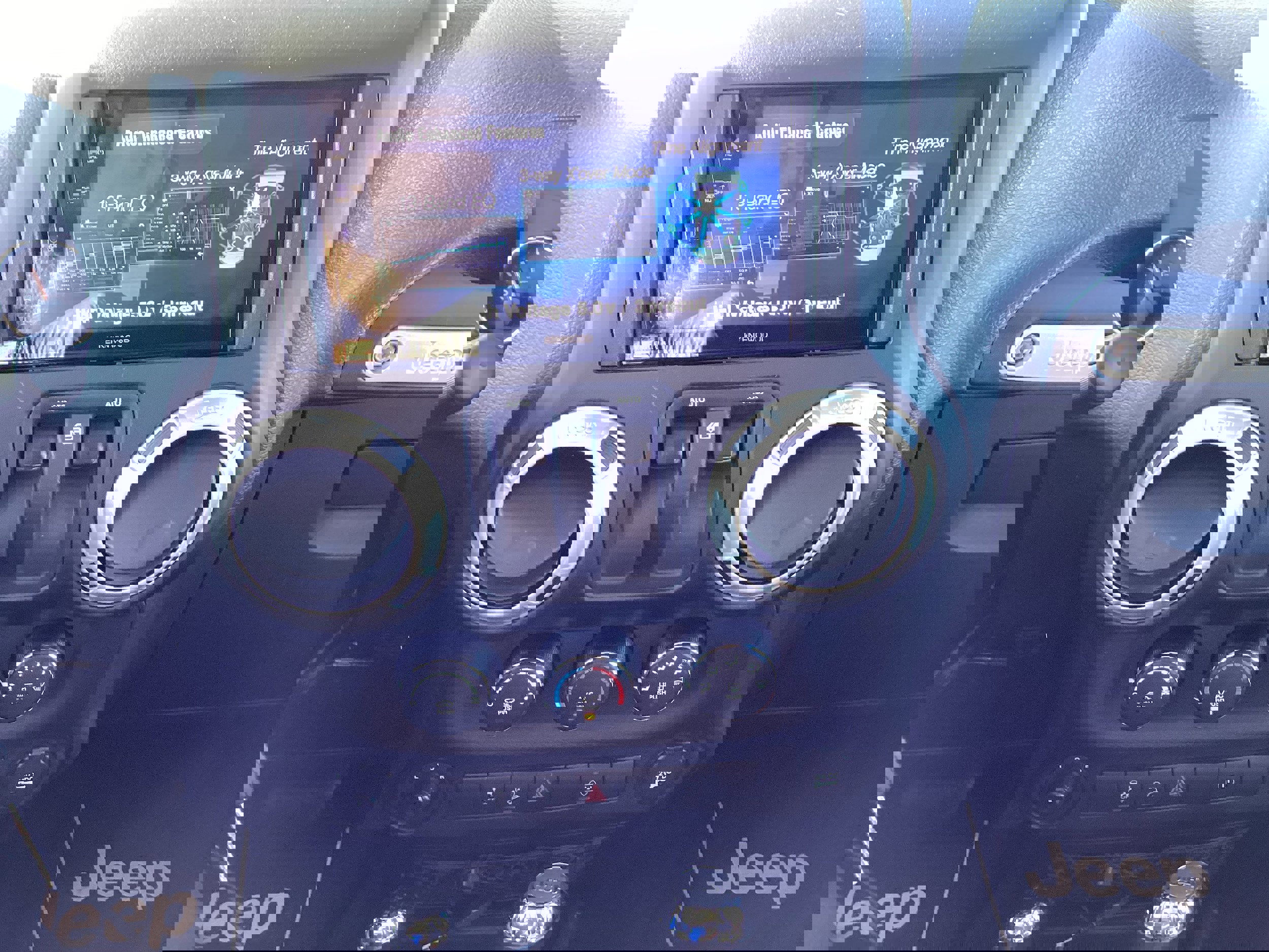 Used 2018 Jeep Wrangler Rubicon w/ Power Convenience Group image 18