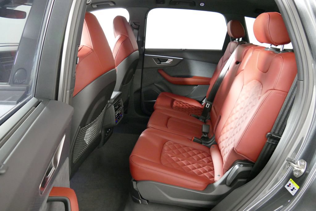New 2026 Audi SQ7 Premium Plus AWD/4WD image 3