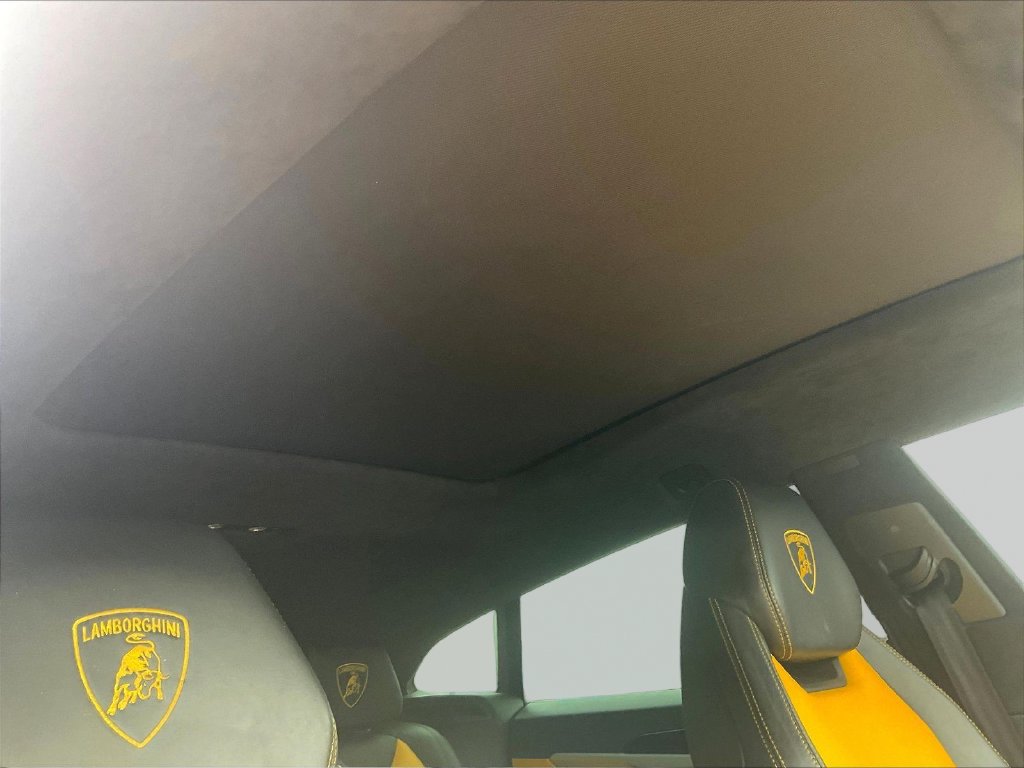 Used 2021 Lamborghini Urus AWD/4WD image 27