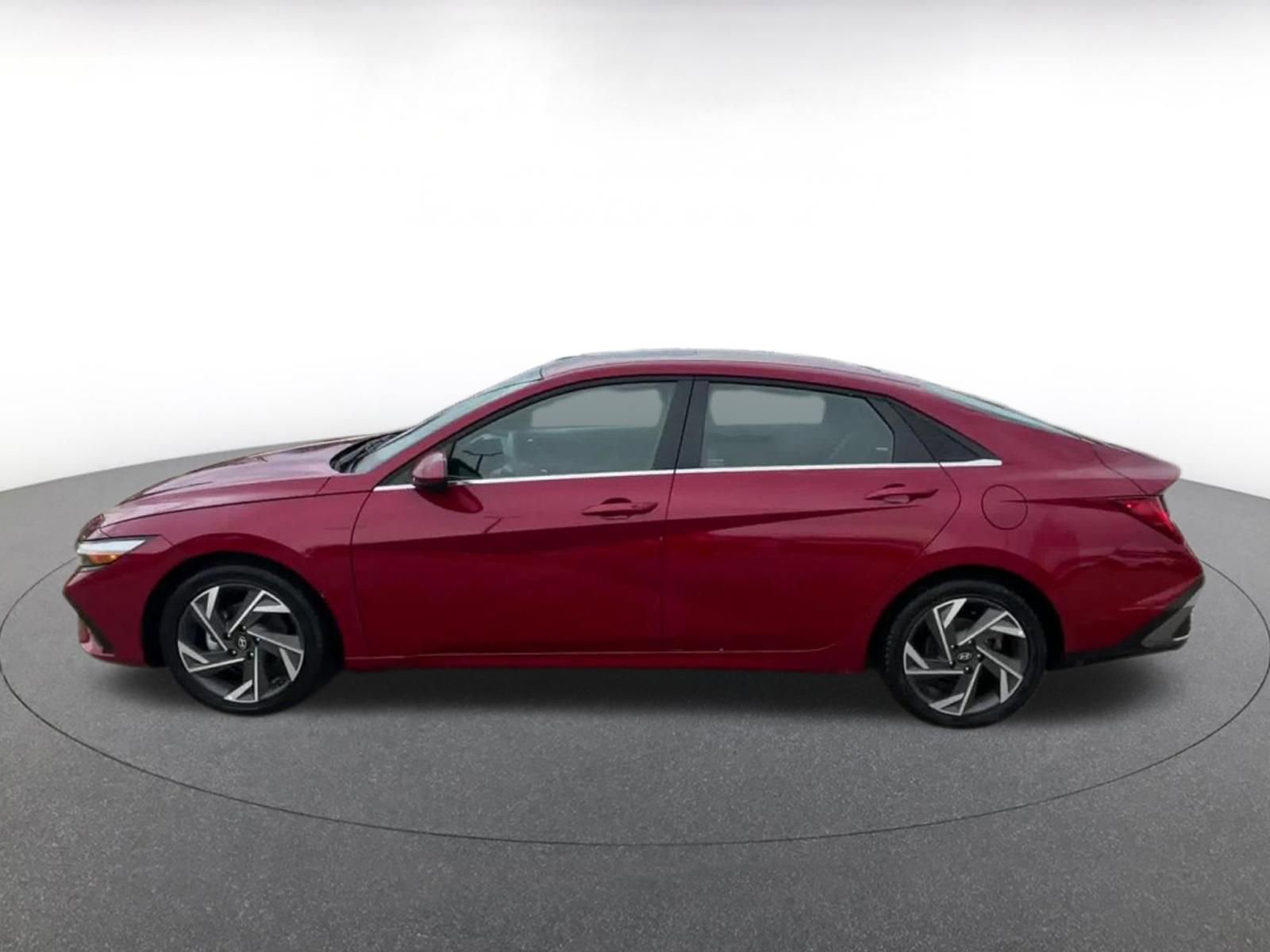 Used 2025 Hyundai Elantra SEL FWD image 9