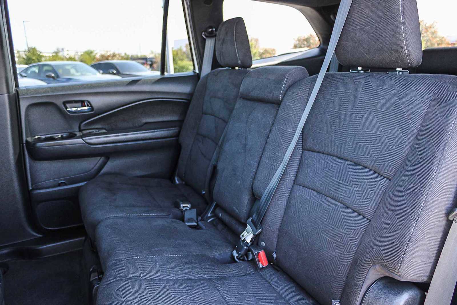 Used 2022 Honda Pilot Sport image 18