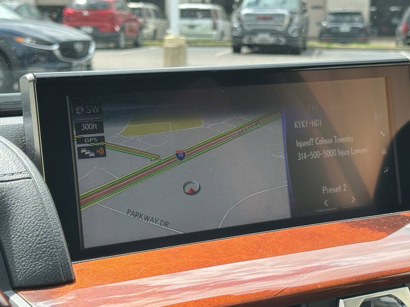 Used 2019 Lexus LX 570 4WD w/ Luxury Package image 18