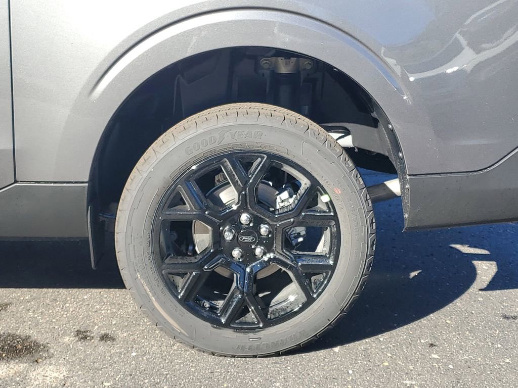 New 2025 Ford Maverick XLT w/ XLT Luxury Package image 31