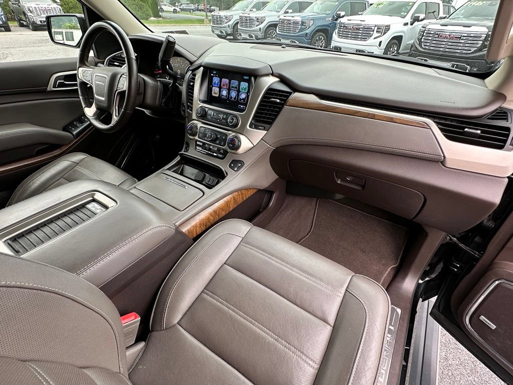 Certified 2019 GMC Yukon Denali w/ Denali Ultimate Package AWD/4WD image 16