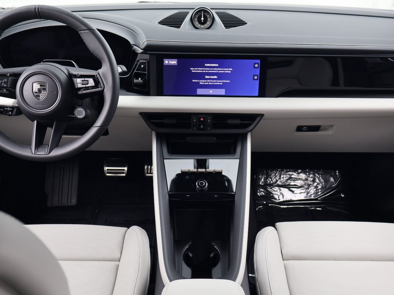 New 2026 Porsche Macan Turbo Electric AWD/4WD image 20
