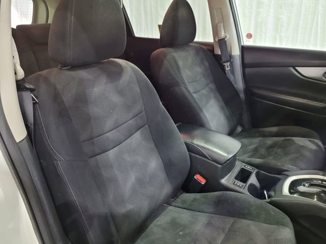 Used 2016 Nissan Rogue SV image 43