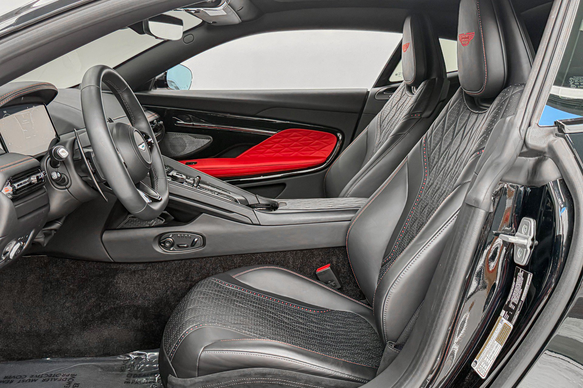 Used 2024 Aston Martin DB12 Coupe RWD image 23