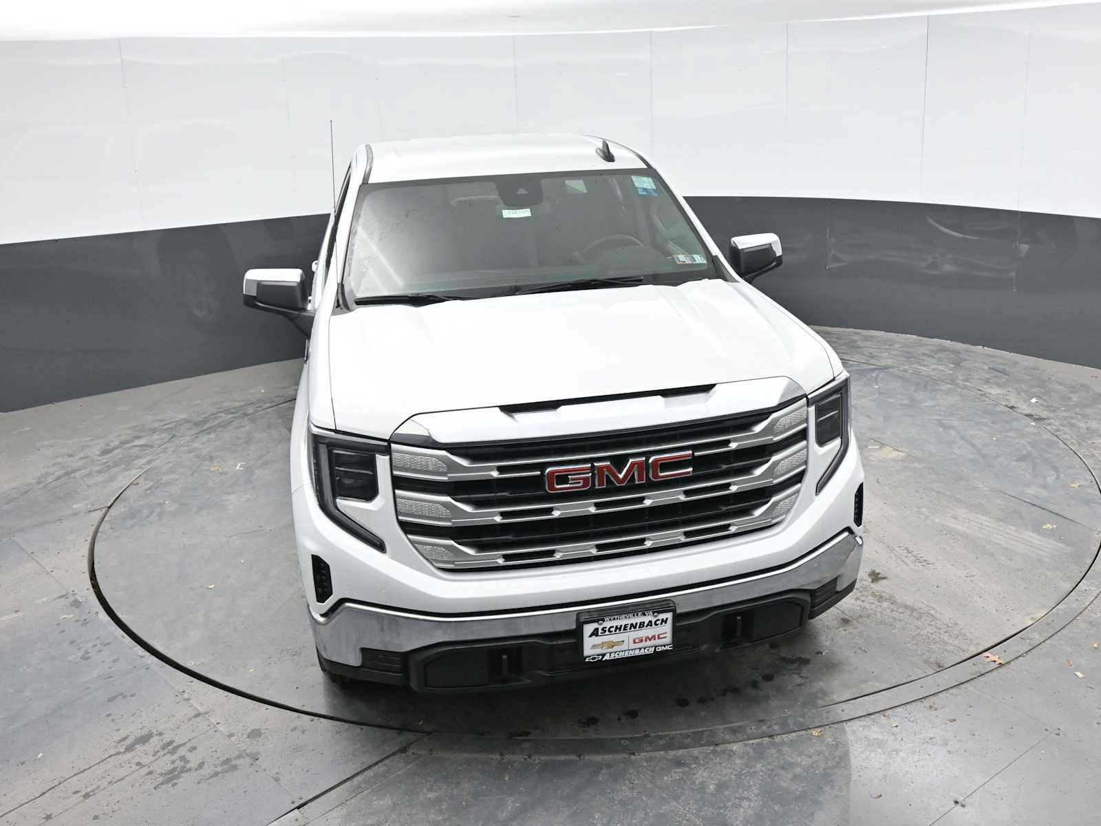 New 2026 GMC Sierra 1500 SLE w/ Preferred Package AWD/4WD image 31