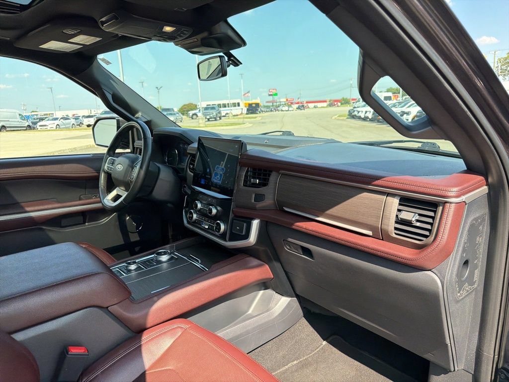 Used 2024 Ford Expedition Limited AWD/4WD image 23