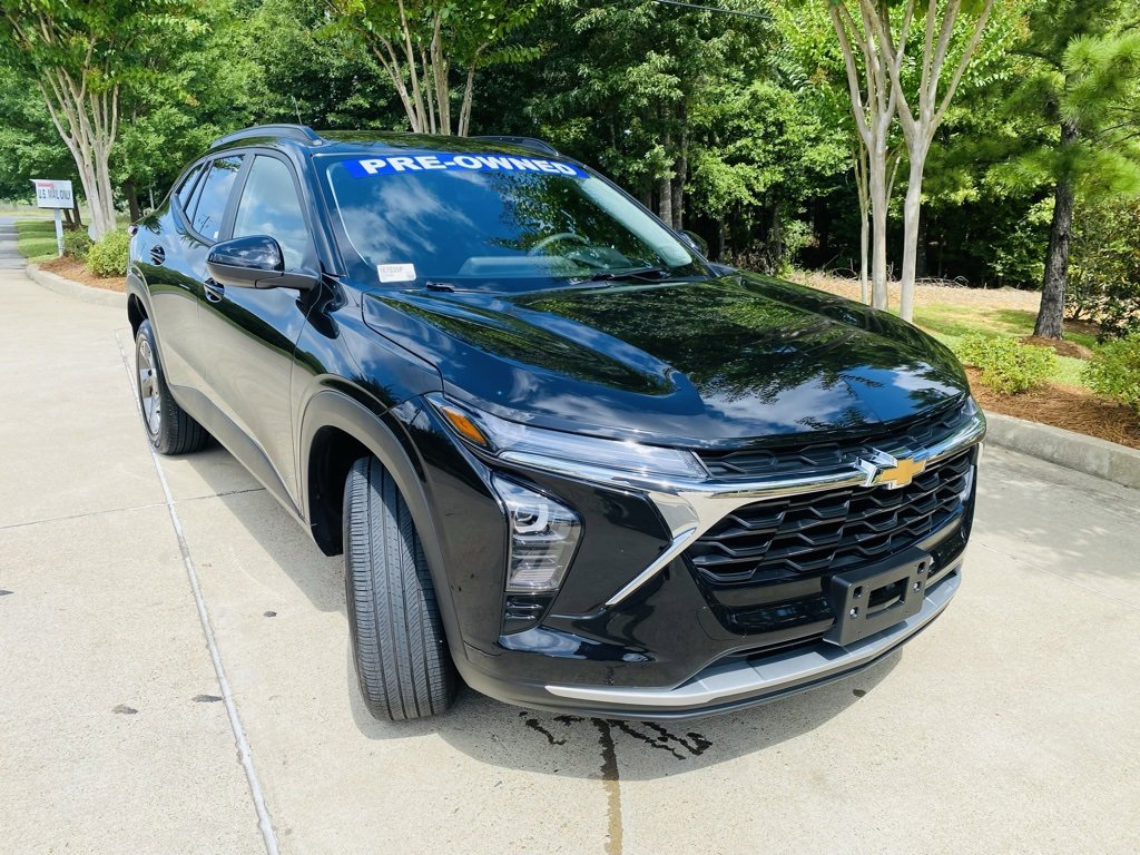 Used 2025 Chevrolet Trax LT