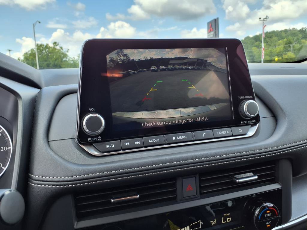 Certified 2025 Nissan Rogue SV image 11