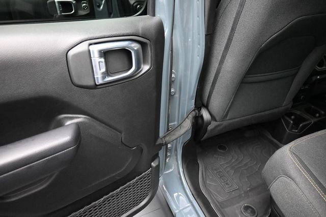 Used 2024 Jeep Gladiator Sport AWD/4WD image 16