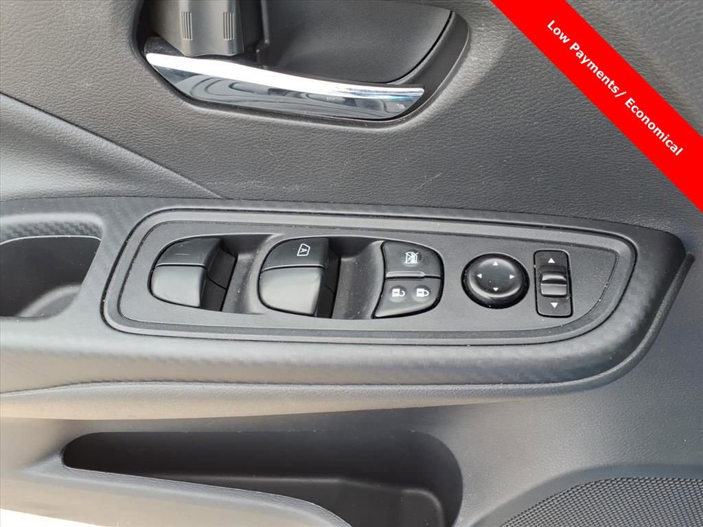 Used 2023 Nissan Versa SV image 24
