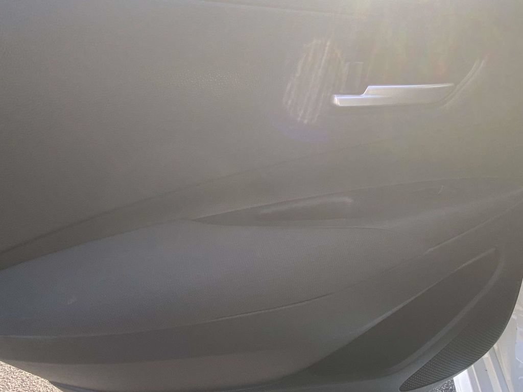 Used 2020 Toyota Corolla LE FWD image 15
