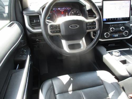 Used 2024 Ford Expedition XLT image 6