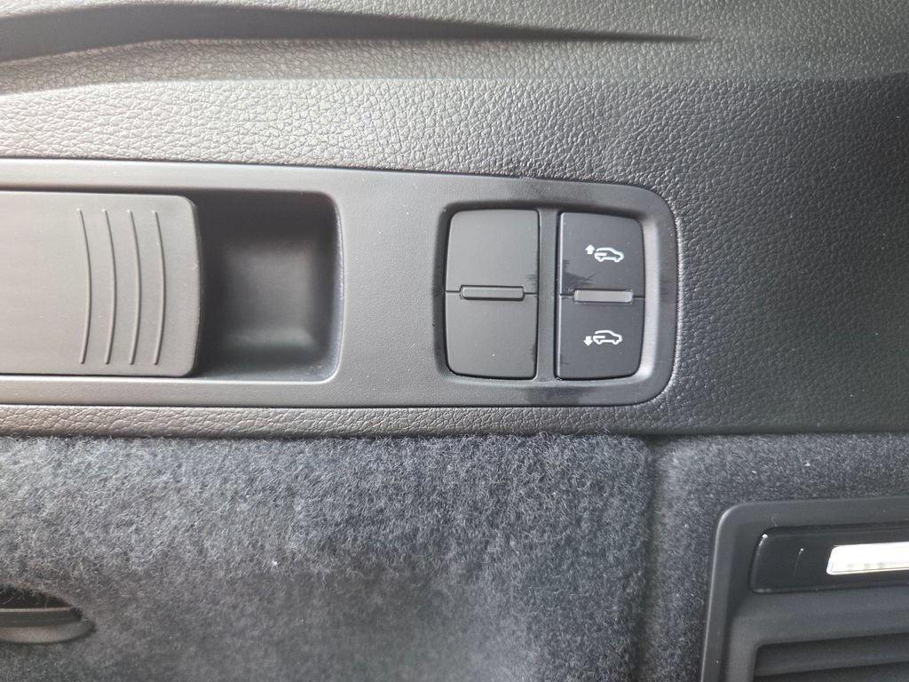 Certified 2024 Audi Q5 e Premium Plus AWD/4WD image 28