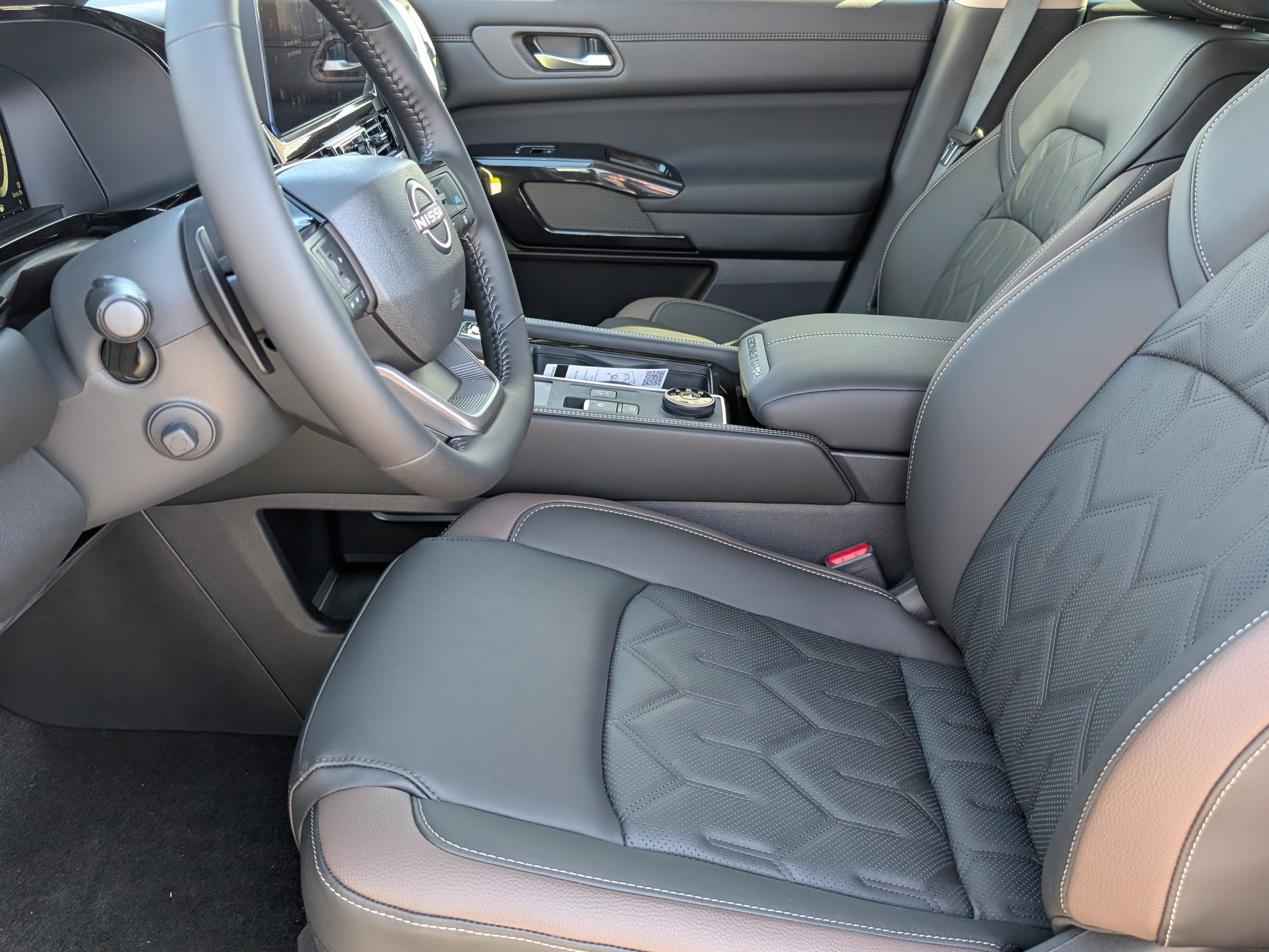 New 2026 Nissan Pathfinder Platinum AWD/4WD image 10