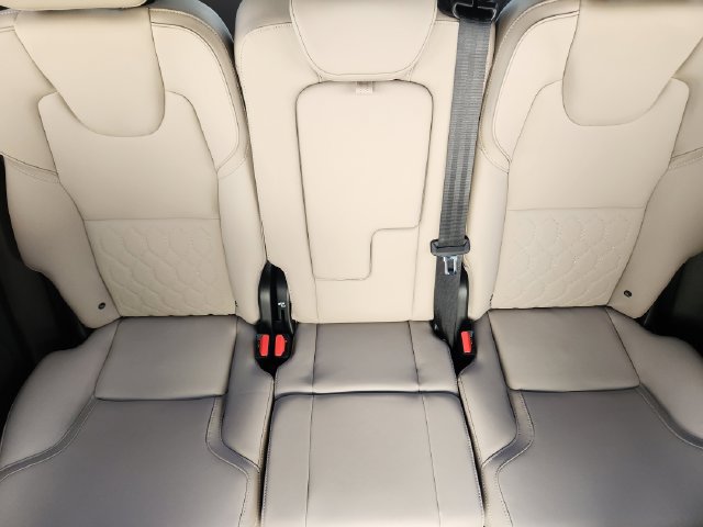 Certified 2025 Volvo XC90 T8 Plus w/ Protection Package Premier AWD/4WD image 15