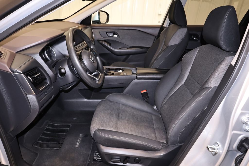 Used 2022 Nissan Rogue SV image 13