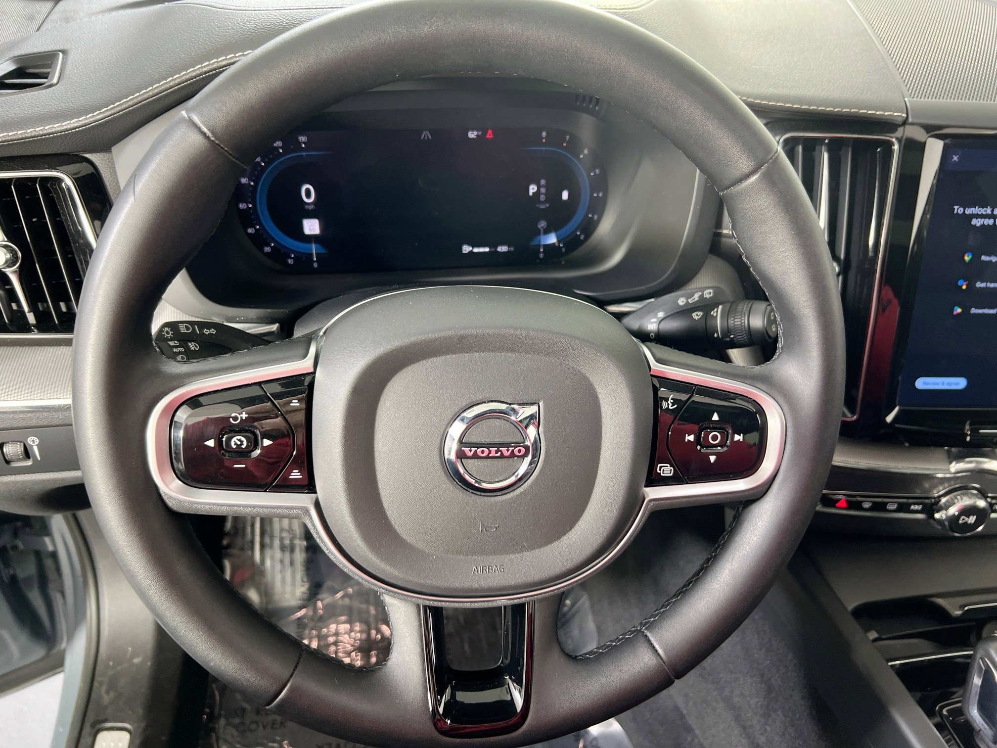 Used 2022 Volvo XC60 B5 R-Design w/ Advanced Package image 10