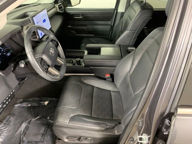 Used 2023 Toyota Sequoia SR5 w/ SR5 Premium Package AWD/4WD image 33