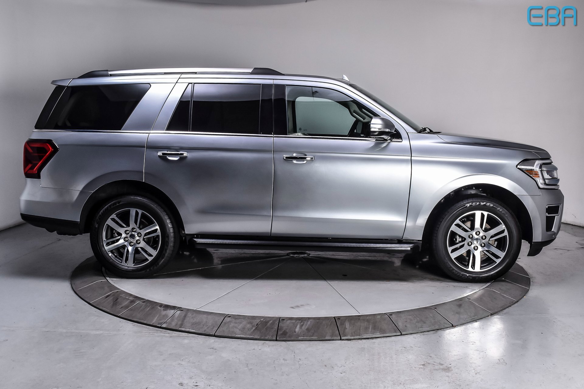 Used 2024 Ford Expedition Limited image 7