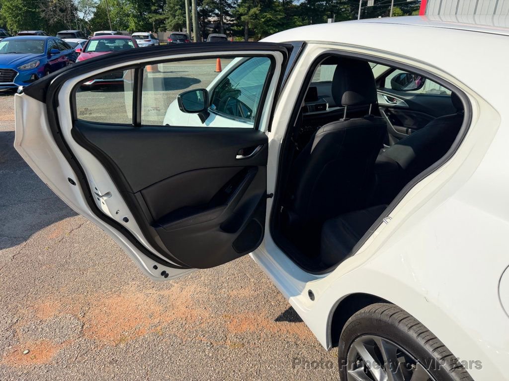 Used 2018 MAZDA MAZDA3 Touring FWD image 10