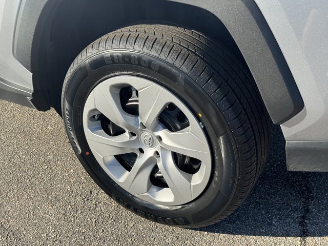 Used 2024 Toyota RAV4 LE image 9