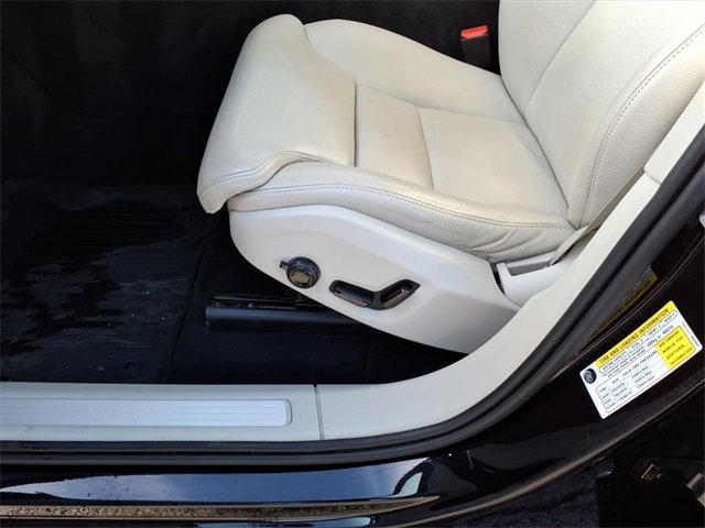 Used 2020 Volvo XC60 T5 Inscription image 13