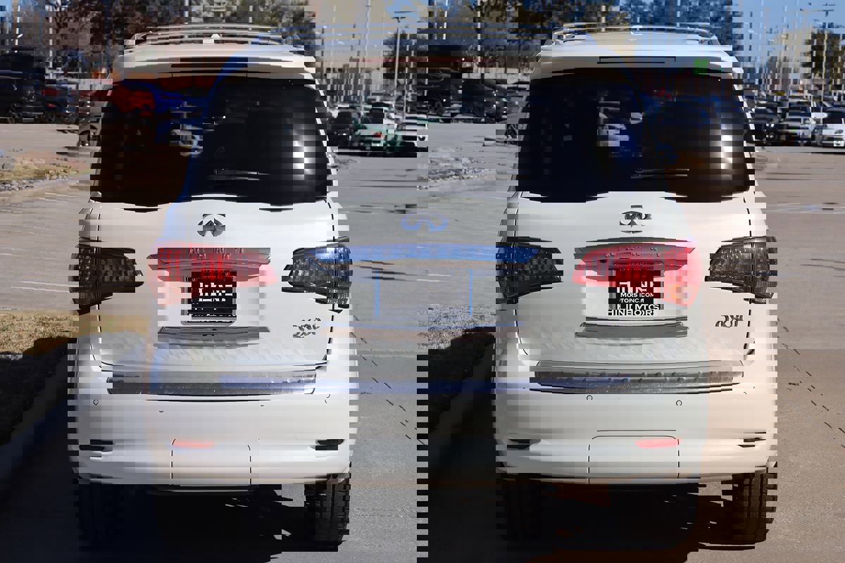 Used 2016 INFINITI QX80 Luxe w/ 22" Wheel Package image 10