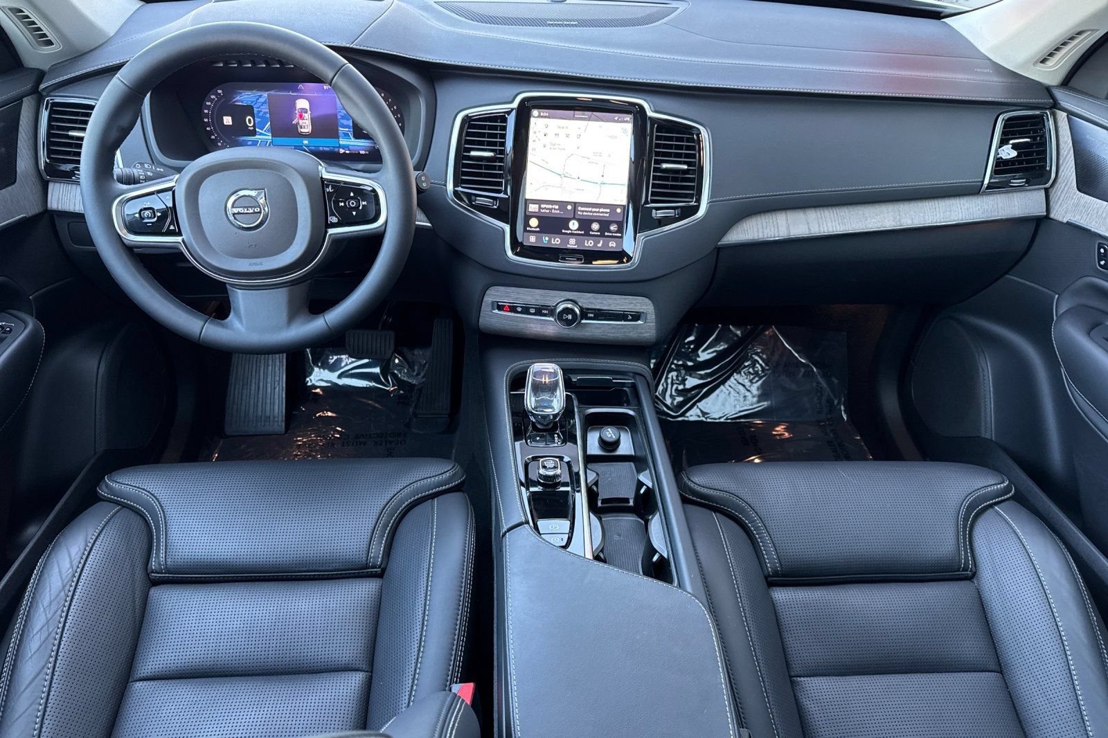 Used 2023 Volvo XC90 B6 Ultimate w/ Protection Package Premier AWD/4WD image 14