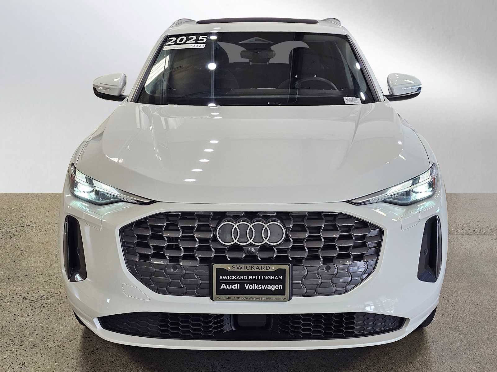 Certified 2025 Audi Q5 Premium image 2