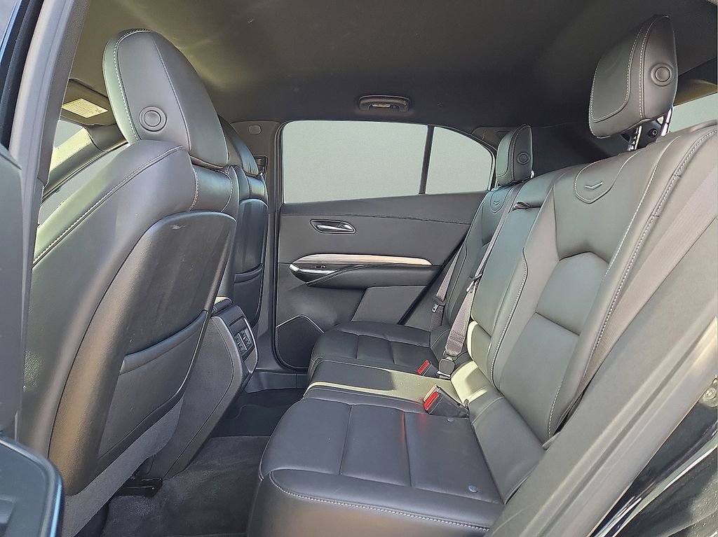 Used 2024 Cadillac XT4 Premium Luxury image 16
