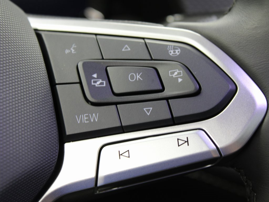 Used 2024 Volkswagen Atlas Cross Sport SEL Premium R-Line image 54