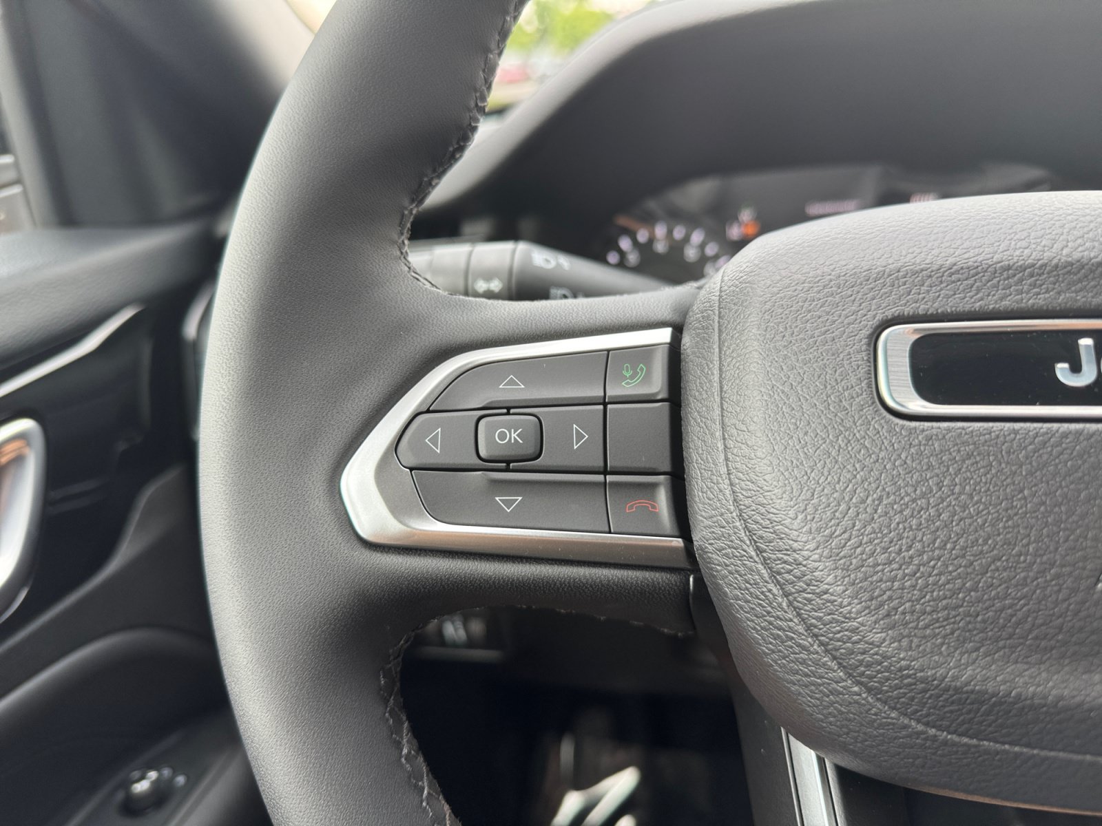 Used 2026 Jeep Compass Latitude AWD/4WD image 24