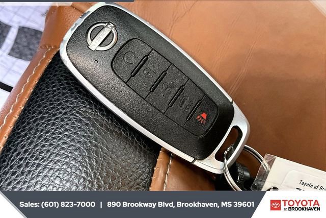 Used 2023 Nissan Pathfinder Platinum w/ Lighting Package (N93) image 9