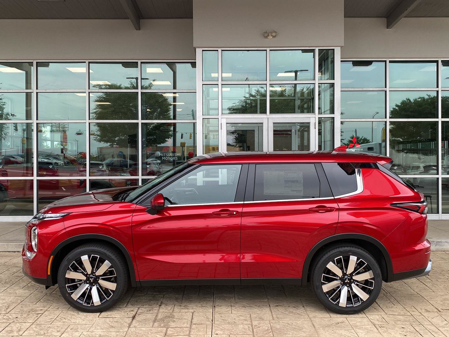 New 2026 Mitsubishi Outlander SE AWD/4WD image 4