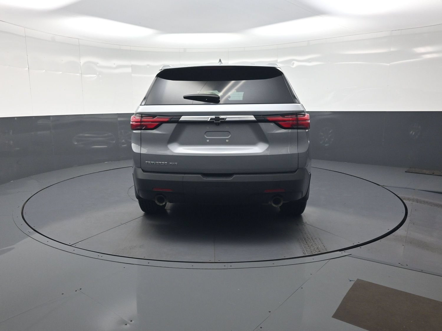 Used 2023 Chevrolet Traverse LS AWD/4WD image 4