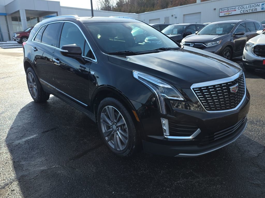 Used 2025 Cadillac XT5 Premium Luxury image 2