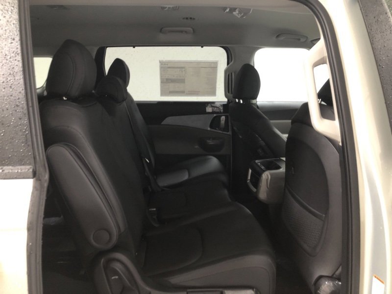 New 2026 Kia Carnival EX image 11