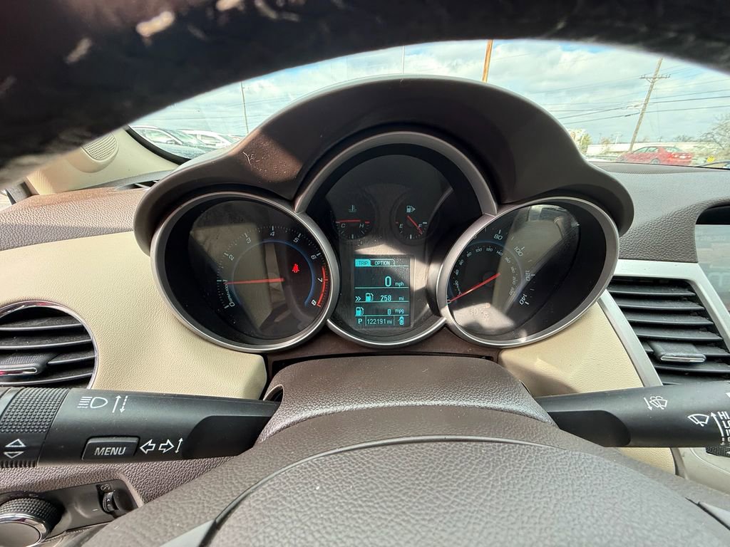 Used 2015 Chevrolet Cruze LT image 16