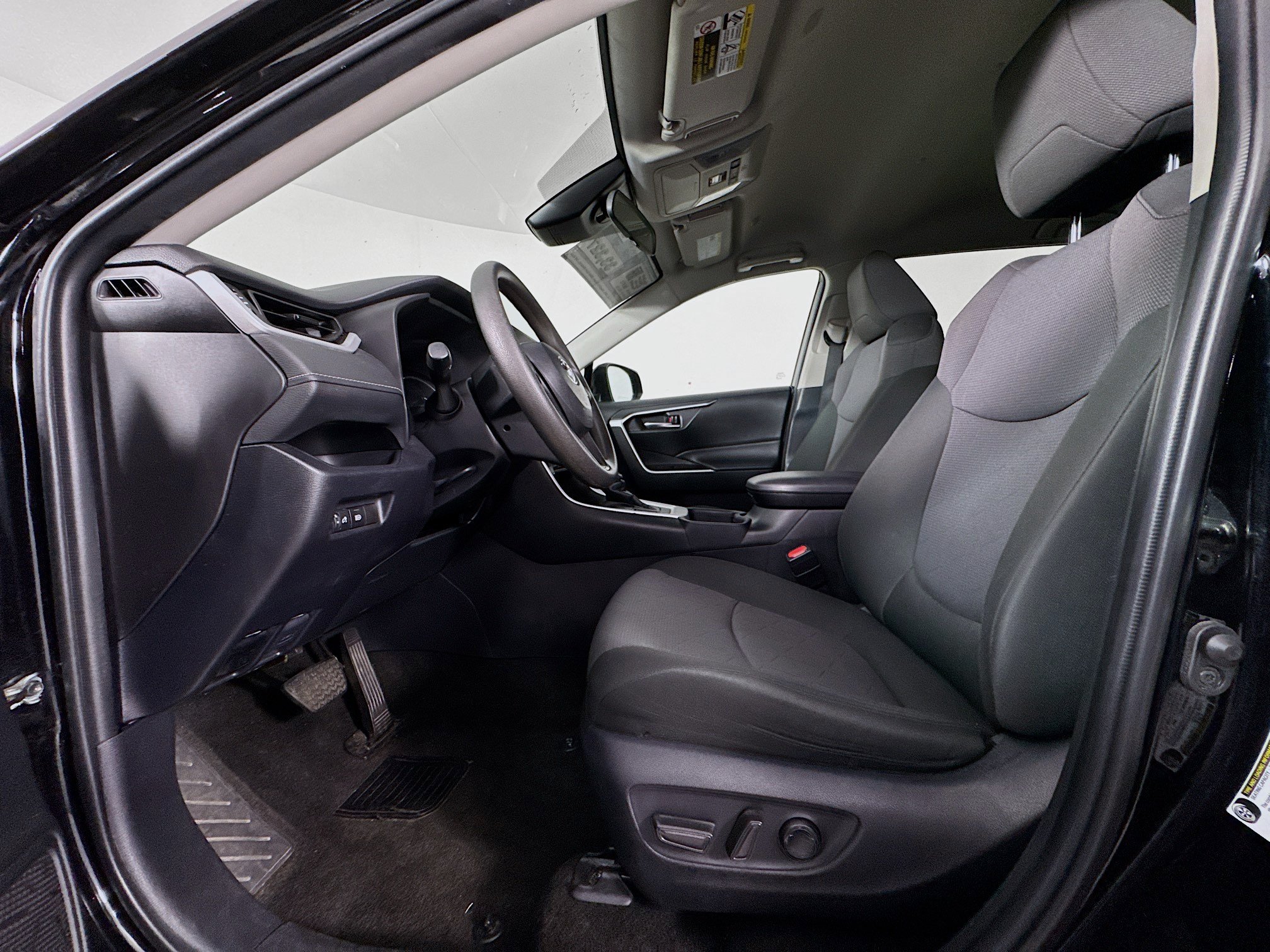 Certified 2024 Toyota RAV4 XLE AWD/4WD image 19