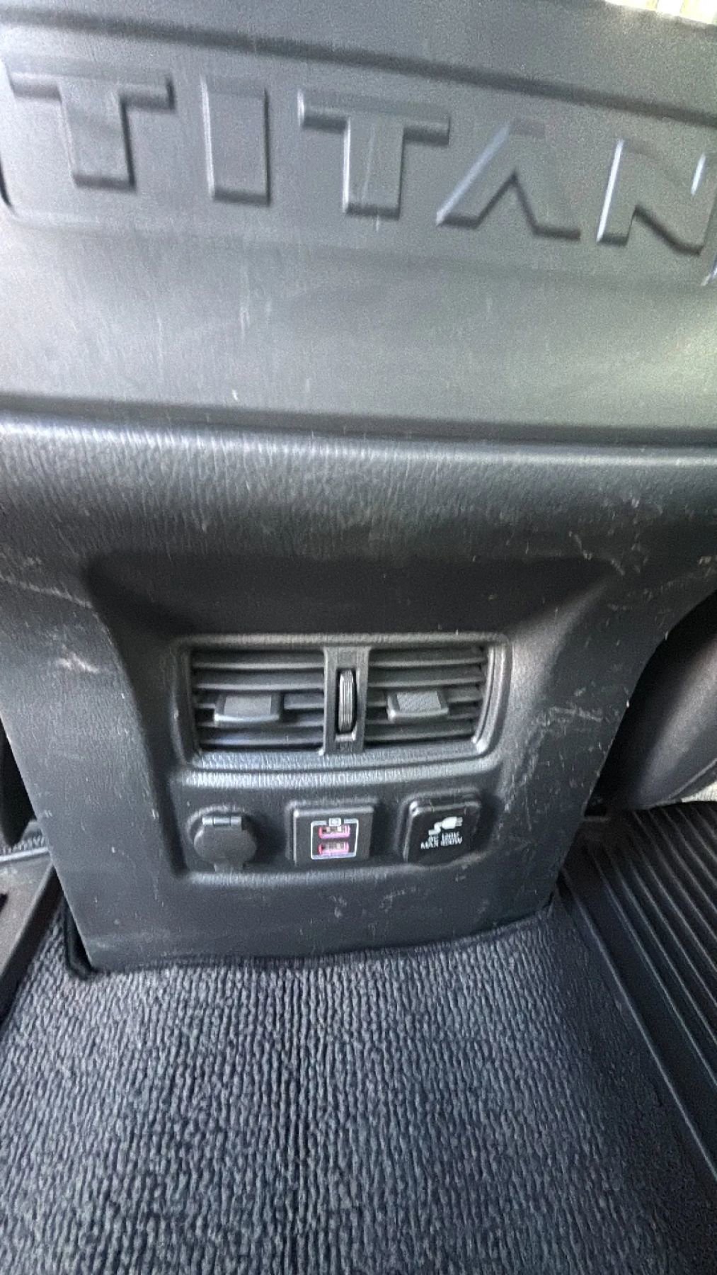 Used 2021 Nissan Titan SV w/ SV Convenience Package image 19